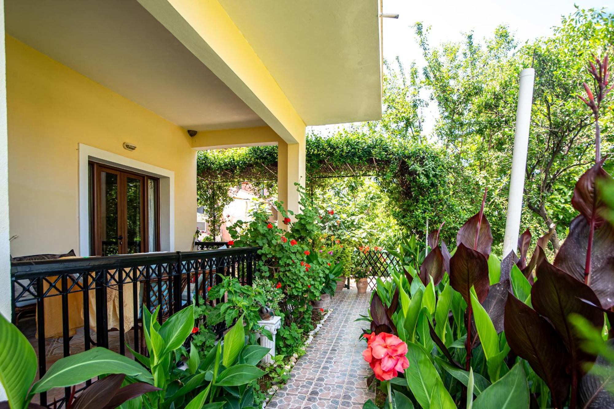 Tholeto Apartments Agios Gordios  Exterior foto